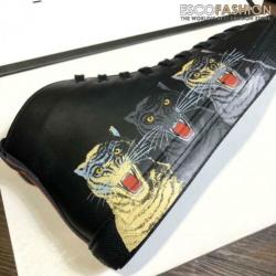 Gucci Sneakers #23