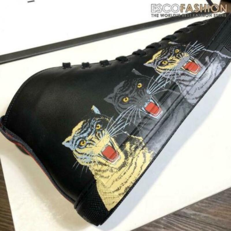 Gucci Sneakers #23
