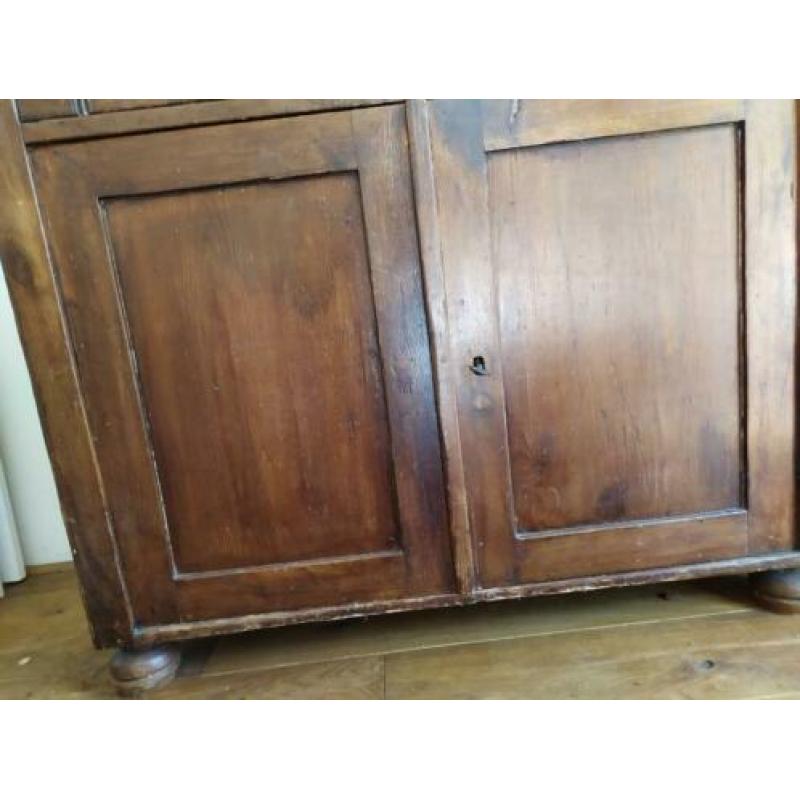 Oude vitrine/buffetkast bieden vanaf 50 euro