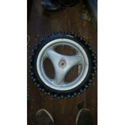 Yamaha neo's wielen met crossbanden