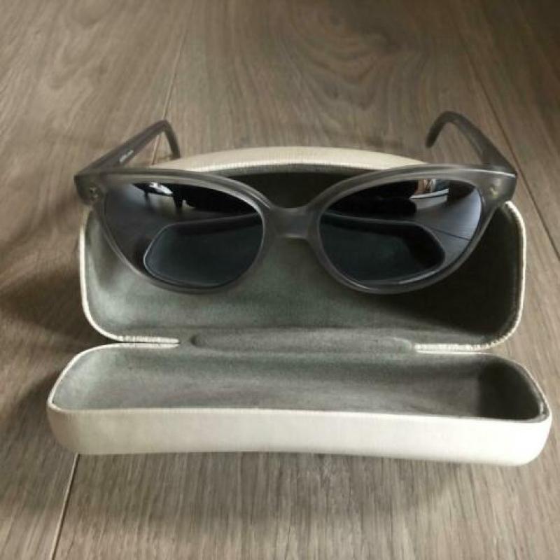 Marma zonnebril grijs zgan merk Londen koker bril