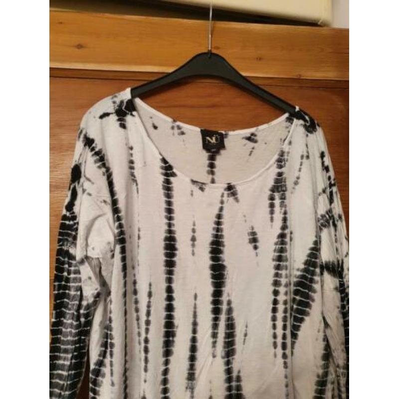 Mooie zwart/witte top van Nü Denmark, maat XXL