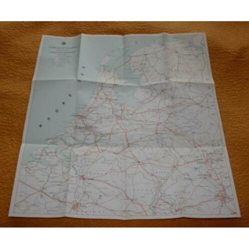 Reisboek voor Nederland [uitneembaar 45 stadswandelingen]
