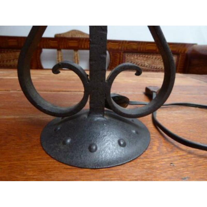 Smeedijzeren art deco lamp