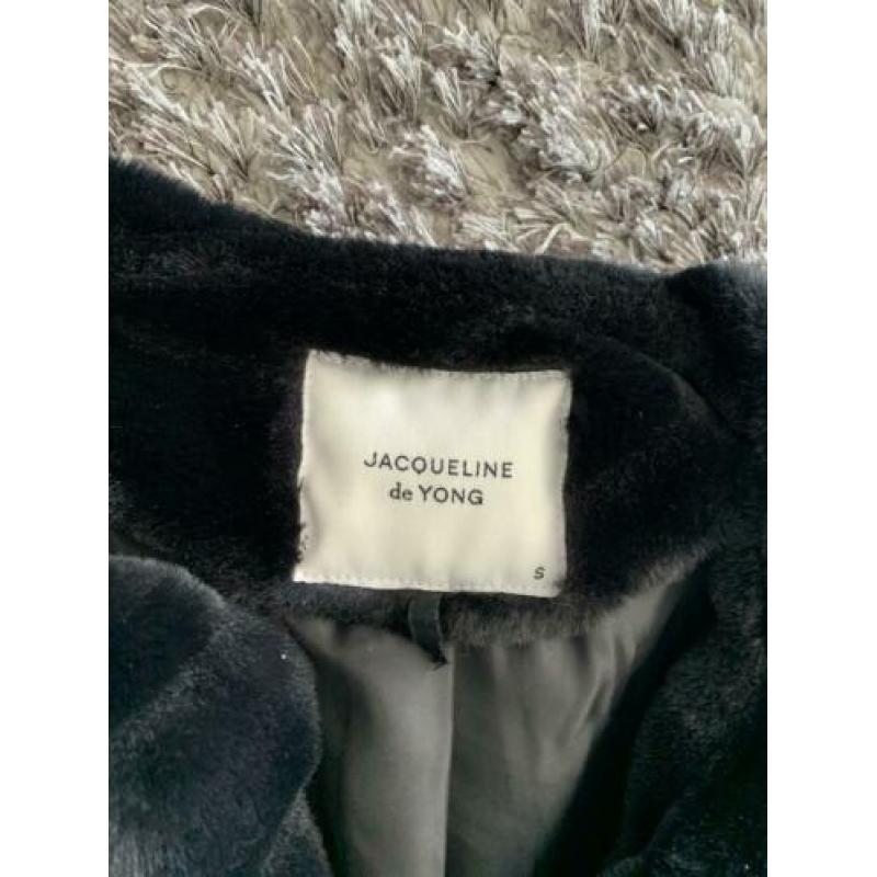Nieuwe fauxfur jas, nooit gedragen maat S