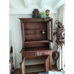 Oude vitrine/buffetkast bieden vanaf 50 euro