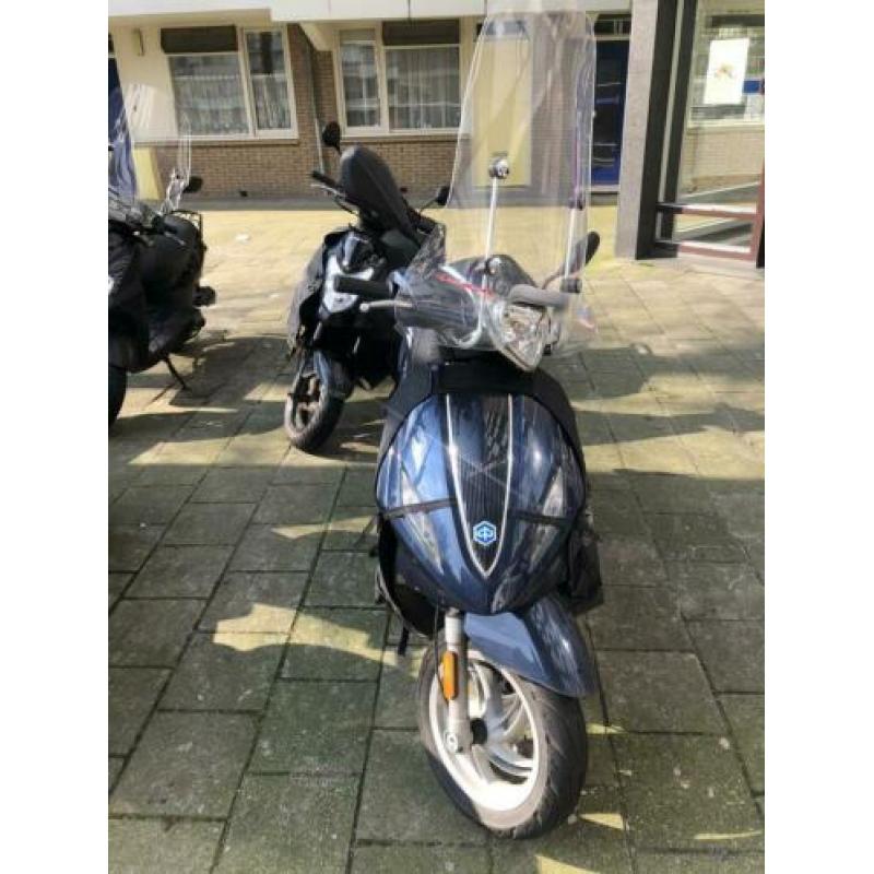 1ste eigenaar! topstaat! piaggio fly (snor)