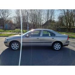Volvo S60 2.4i 5 cilinder 140PK 2001 Beige