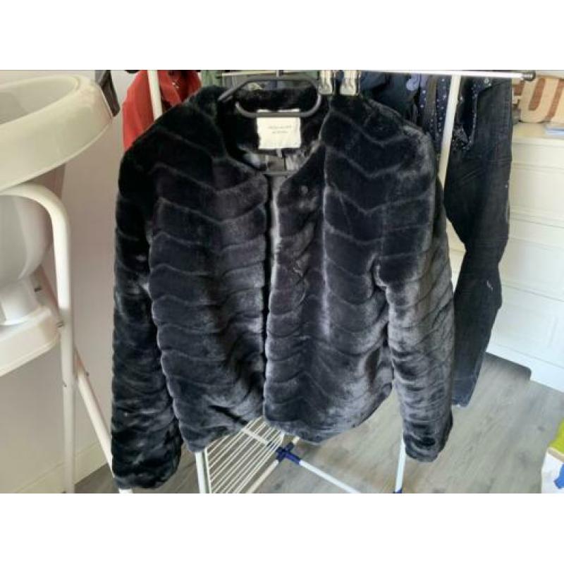 Nieuwe fauxfur jas, nooit gedragen maat S