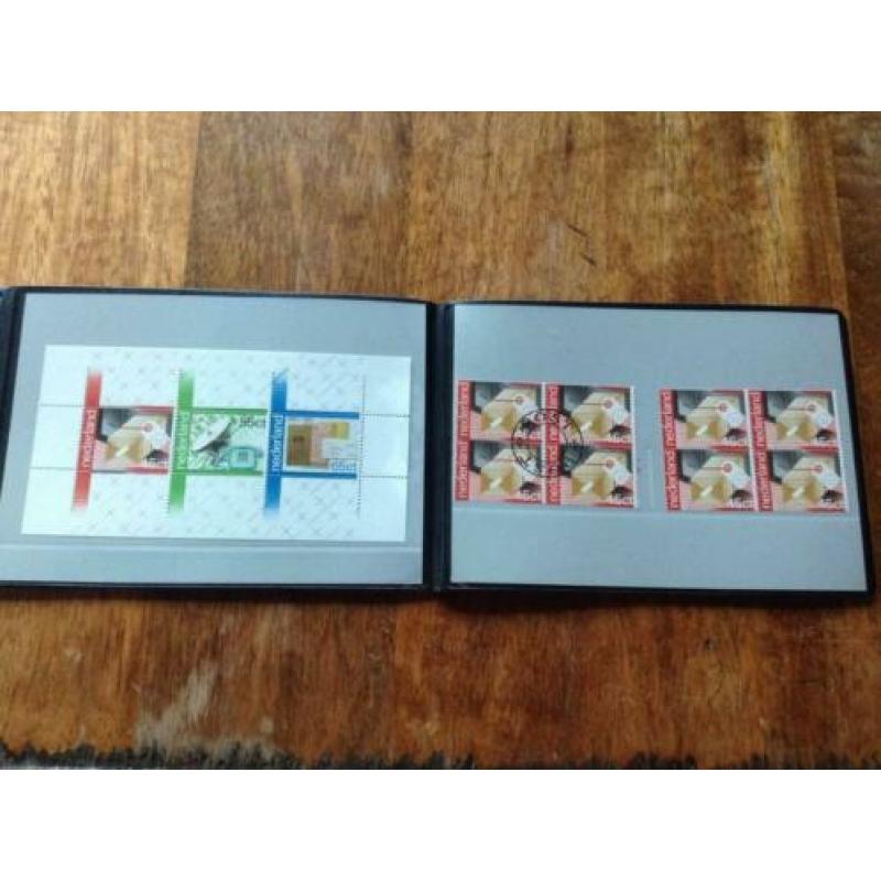 Mapje PTT jubileumzegels postfris voor medewerkers juni 1981