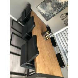 Teakhouten eettafel