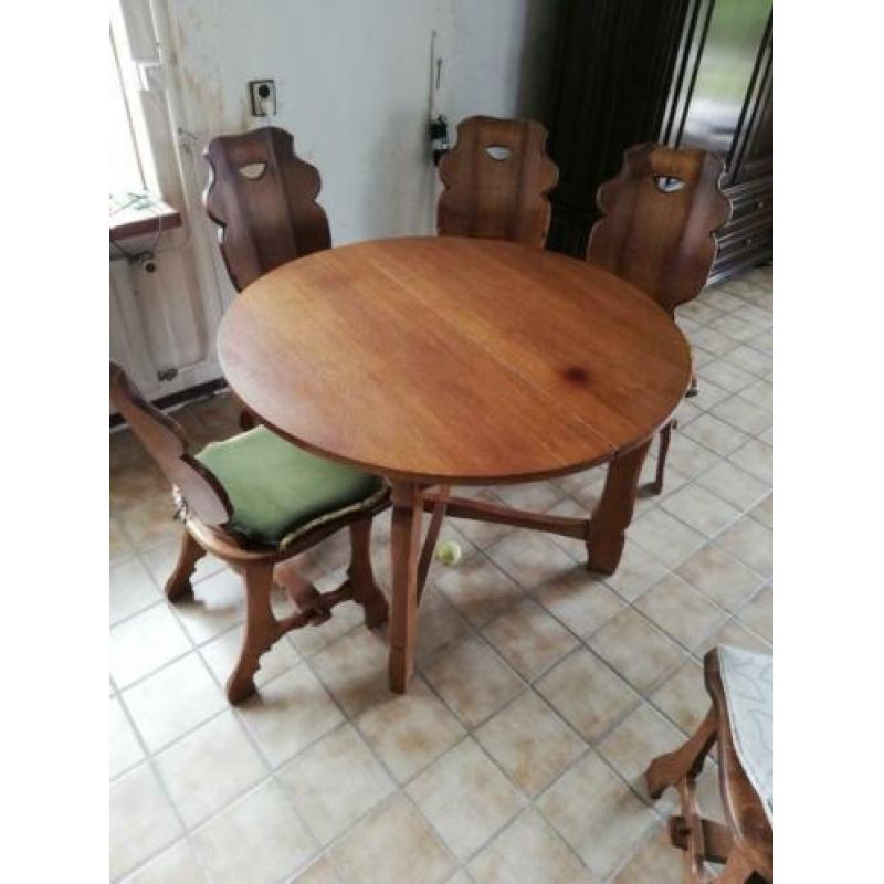 Gratis robuste masief eiken tafel en 6 stoelen