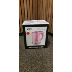 Nieuw roze waterkoker