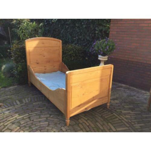 Mooi brocante grenen ledikant