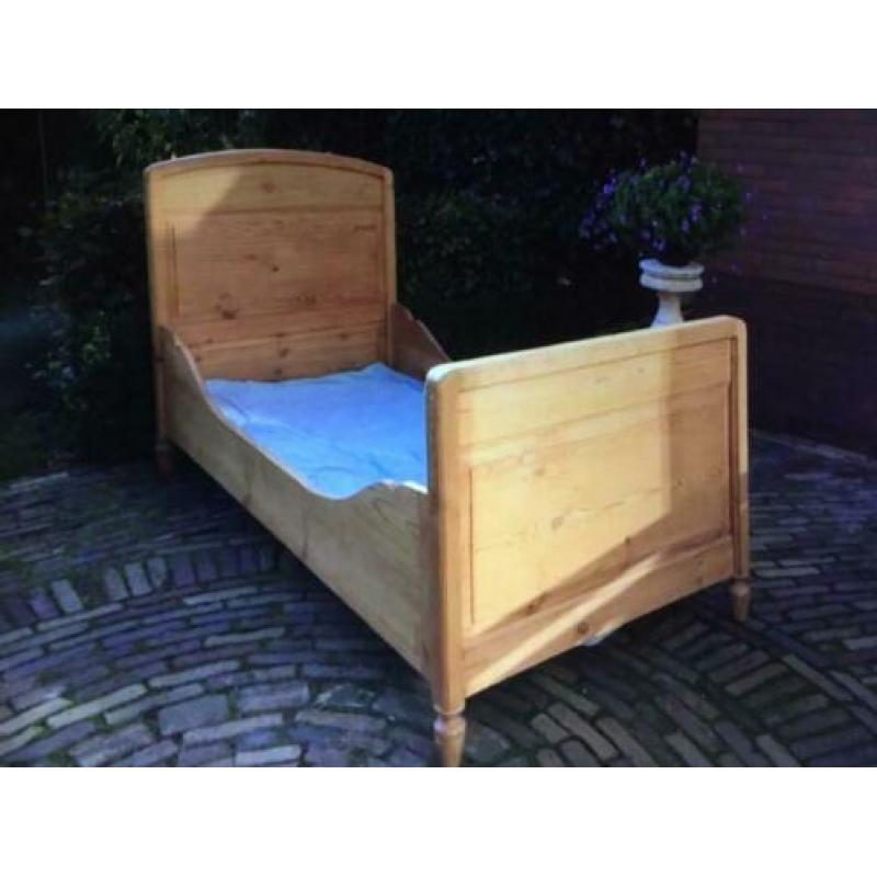 Mooi brocante grenen ledikant