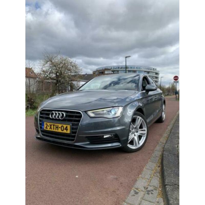 Audi A3 Limousine 1.6 TDI S-tronic 2014 Grijs schadeloos
