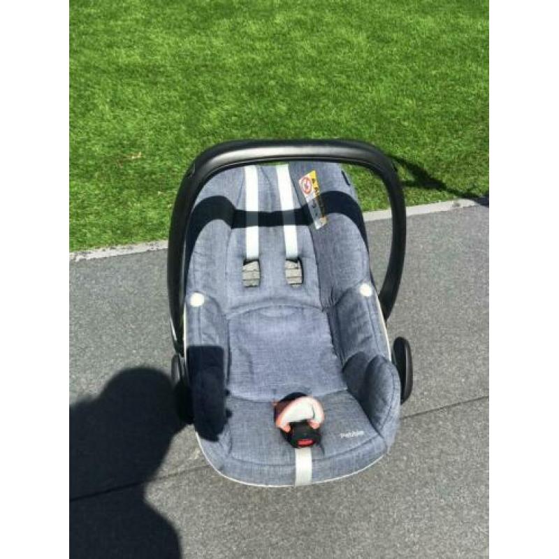 Mooie maxi cosi jeans/denim incl nekkussen & zitverkleiner