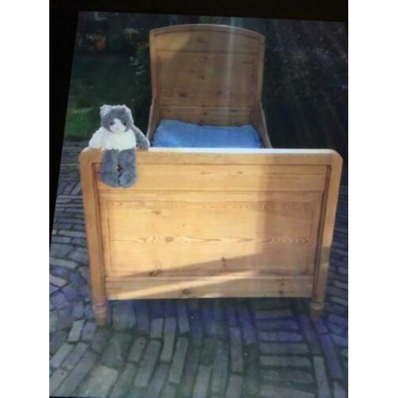 Mooi brocante grenen ledikant