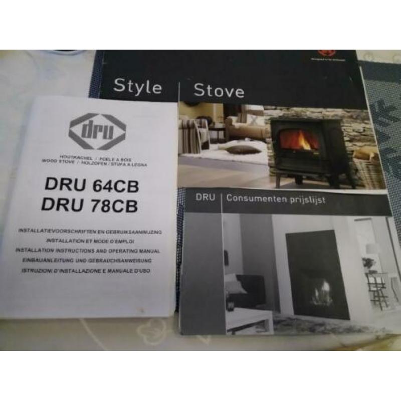 Gratis 4 kuub hout met gietijzeren houtkachel - DRU 64CB