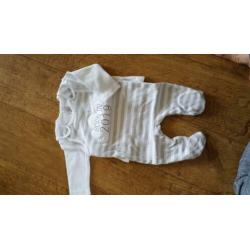 Babykleertjes maar 56