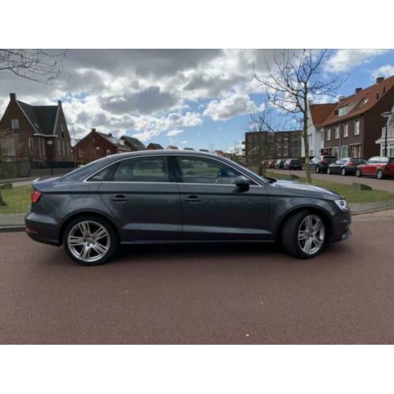 Audi A3 Limousine 1.6 TDI S-tronic 2014 Grijs schadeloos