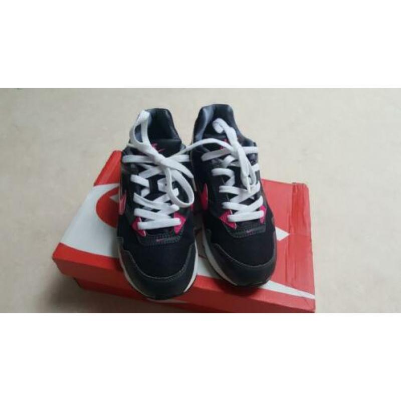 Nike Air Max Skyline maat 34