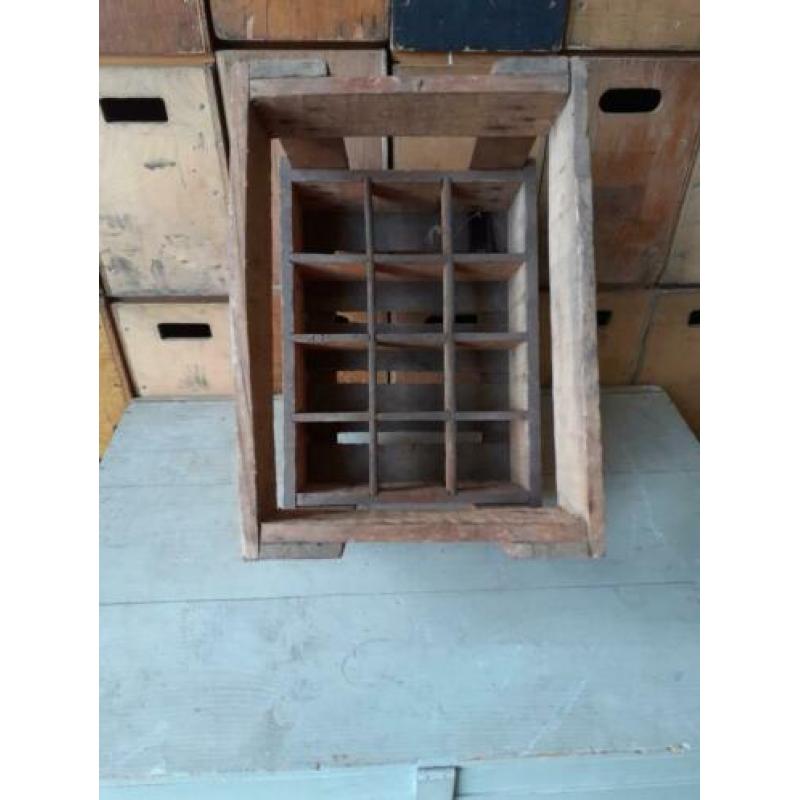 Brocante oude flessenkratten div op voorraad nu €15