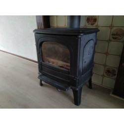 Gratis 4 kuub hout met gietijzeren houtkachel - DRU 64CB