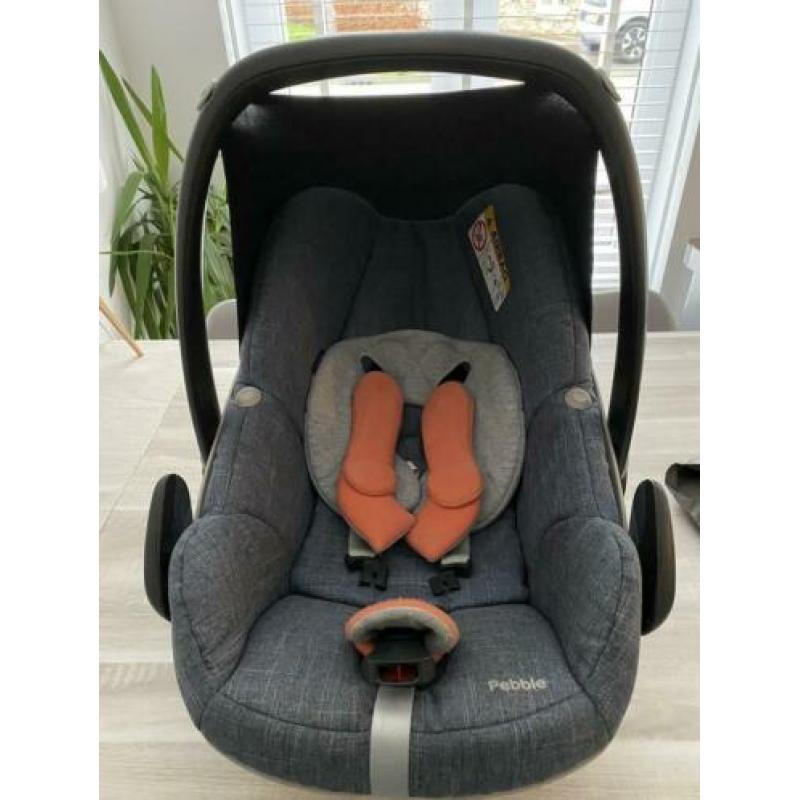 Mooie maxi cosi jeans/denim incl nekkussen & zitverkleiner