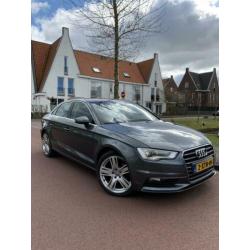 Audi A3 Limousine 1.6 TDI S-tronic 2014 Grijs schadeloos