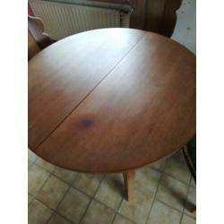 Gratis robuste masief eiken tafel en 6 stoelen