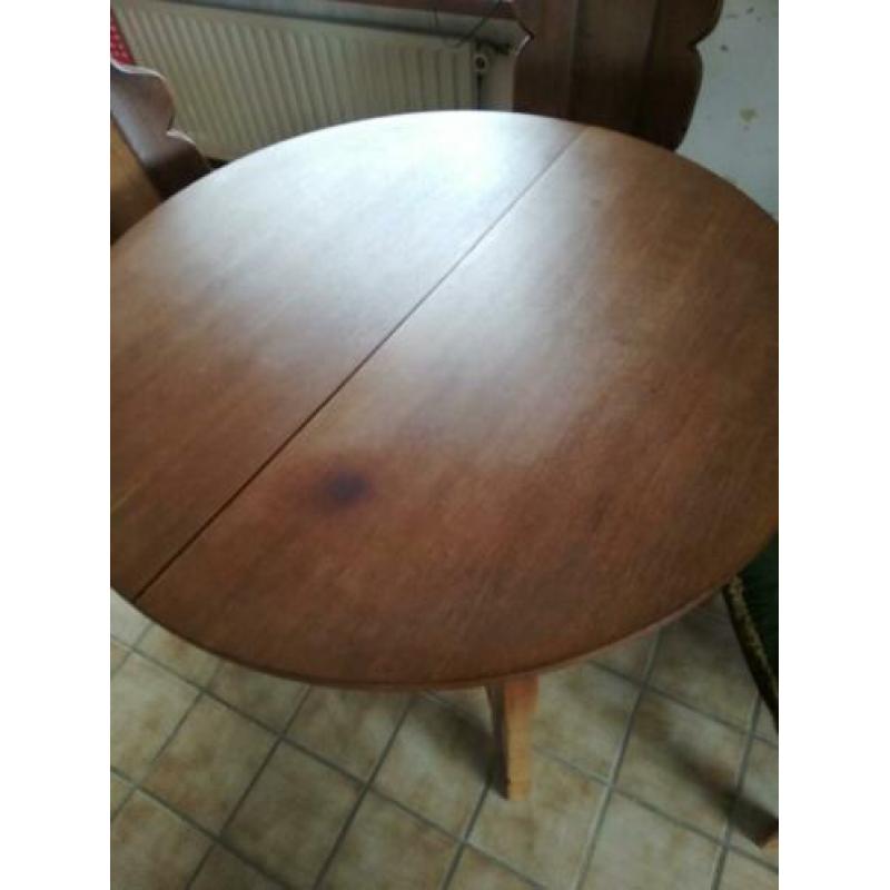 Gratis robuste masief eiken tafel en 6 stoelen