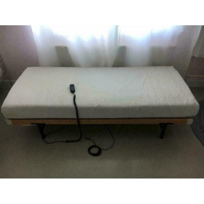 2x Elektrisch bed, verstelbaar 90x210