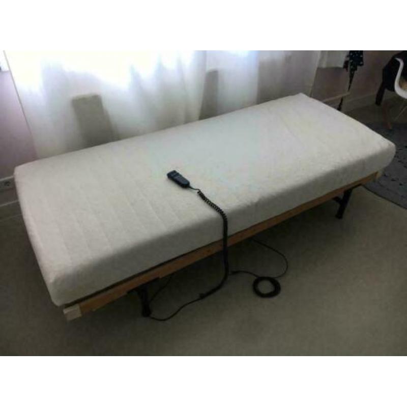 2x Elektrisch bed, verstelbaar 90x210