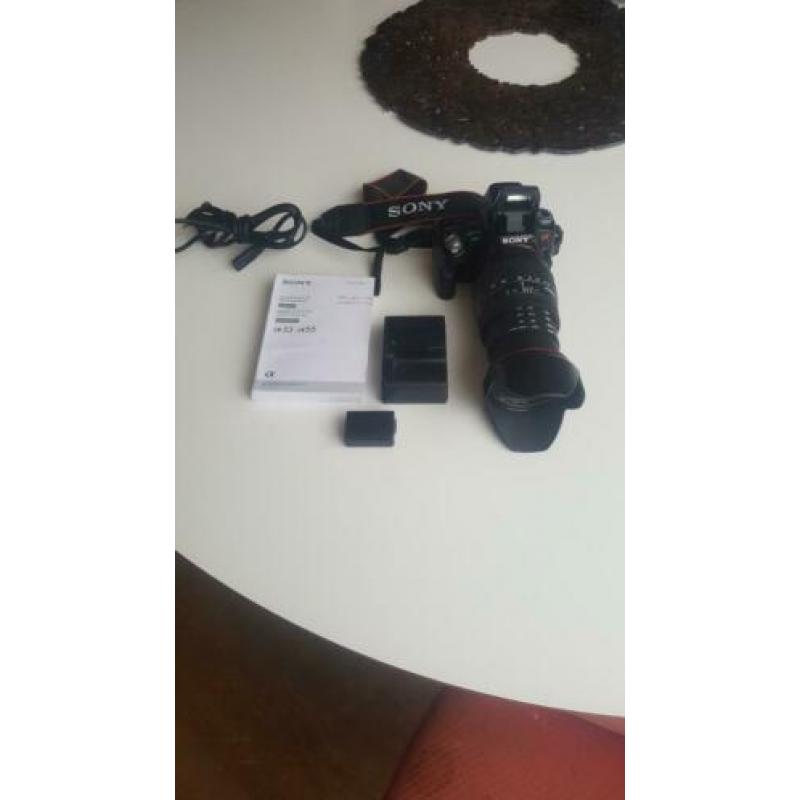 Sony Alpha 55 spiegelreflex camera met zoomlens 28 / 300