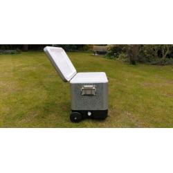 Luxe koelbox 40L - met wielen (nieuw in doos)