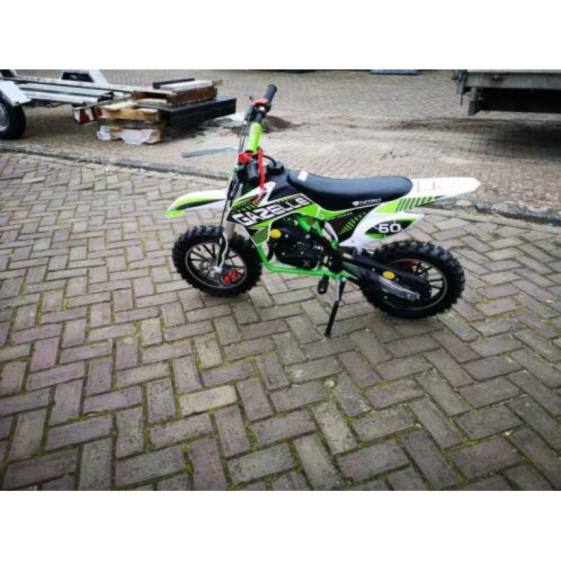 Cross motor