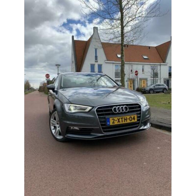 Audi A3 Limousine 1.6 TDI S-tronic 2014 Grijs schadeloos