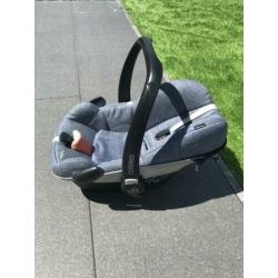 Mooie maxi cosi jeans/denim incl nekkussen & zitverkleiner