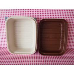038) Kornuit of kaasdoos, gebruikt; en meer Tupperware