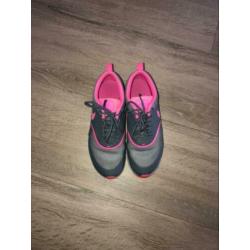 Nike schoenen maat 39 (valt als 38)