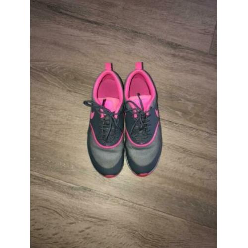 Nike schoenen maat 39 (valt als 38)