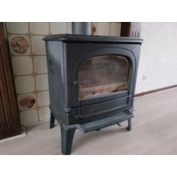 Gratis 4 kuub hout met gietijzeren houtkachel - DRU 64CB
