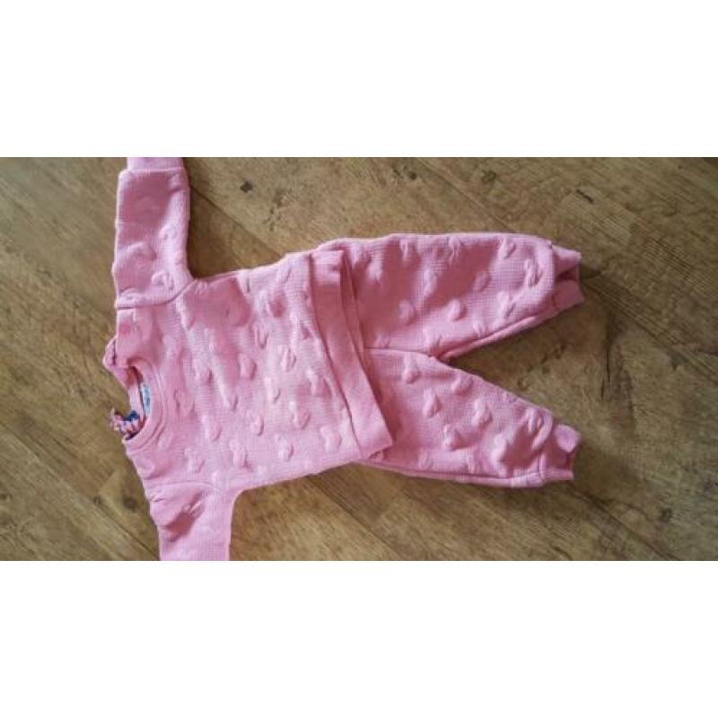 Babykleertjes maar 56