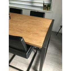 Teakhouten eettafel