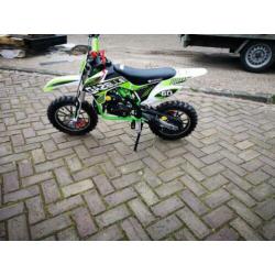 Cross motor
