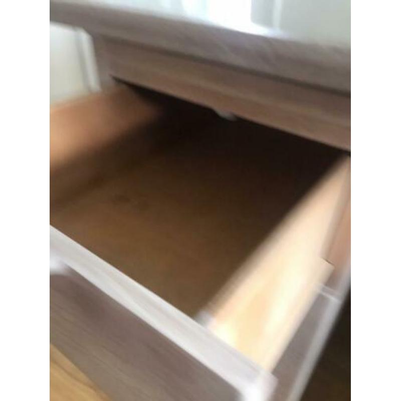 Mooi white wash bureau!