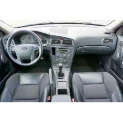 Volvo V70 2.4 140PK YOUNGTIMER TREKHAAK ECC ! BTW AUTO !