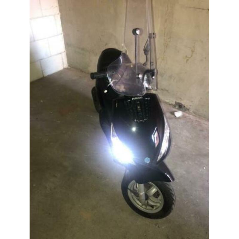 zeer nette piaggo zip
