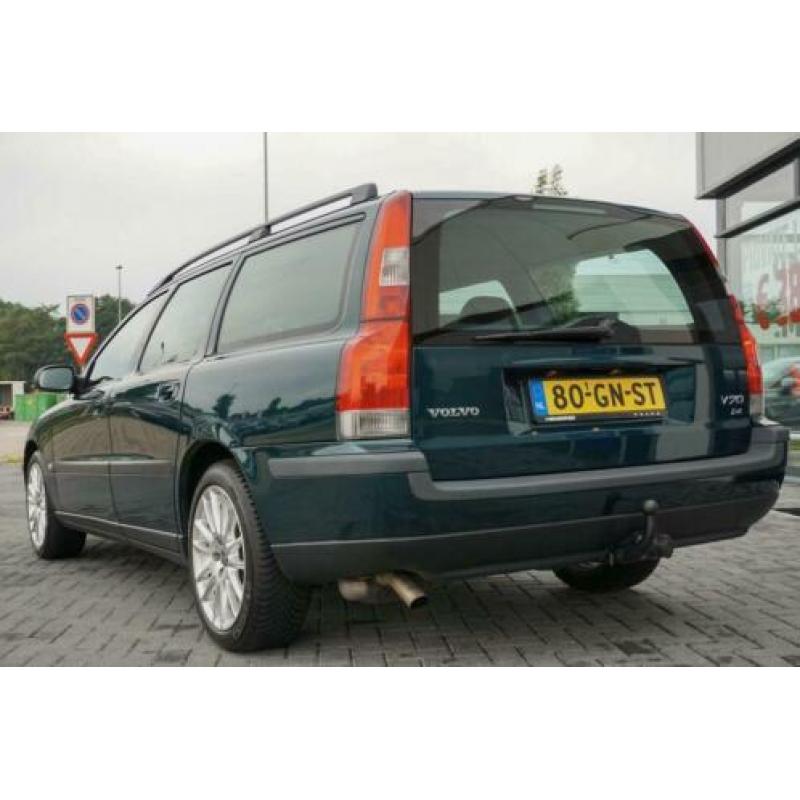 Volvo V70 2.4 140PK YOUNGTIMER TREKHAAK ECC ! BTW AUTO !